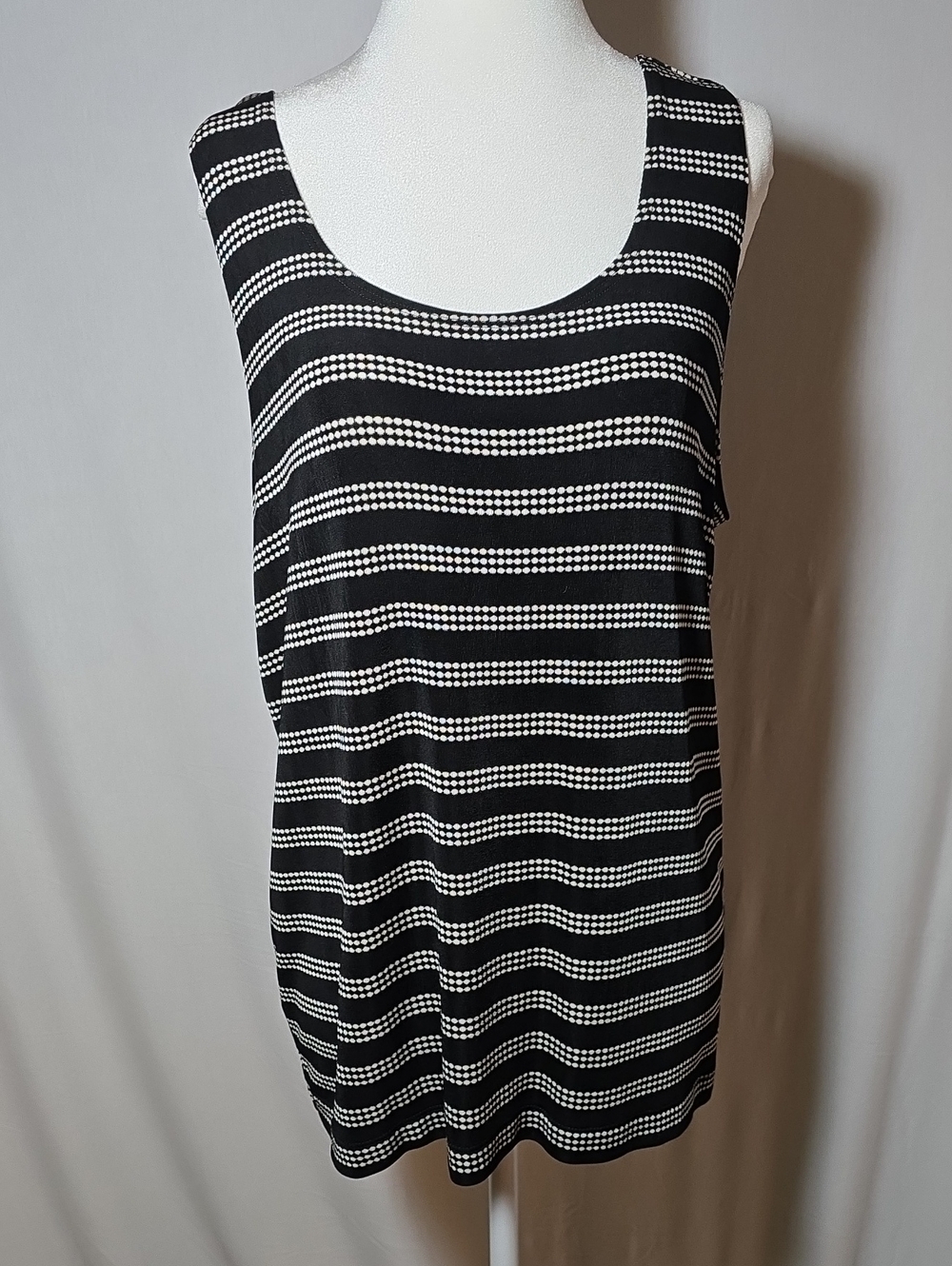 Striped Scoop Neck Tank Top in Black and White